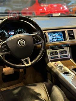جاكوار XF